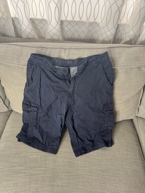 Navy Cargo Shorts - Casual Utility Style